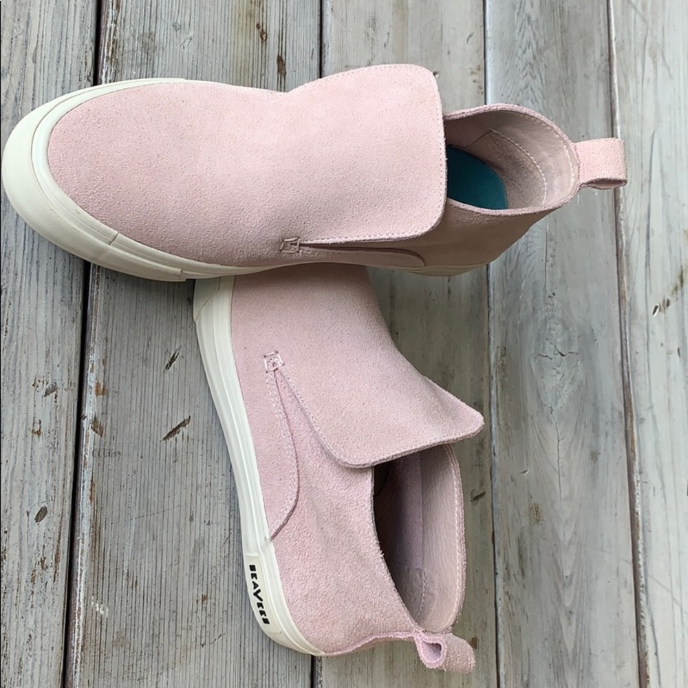 Size 8.5 seaVees